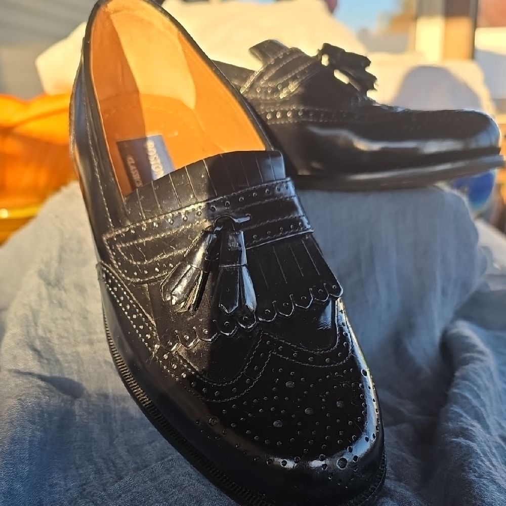 Bostonian Glossy Black Tassel Loafers